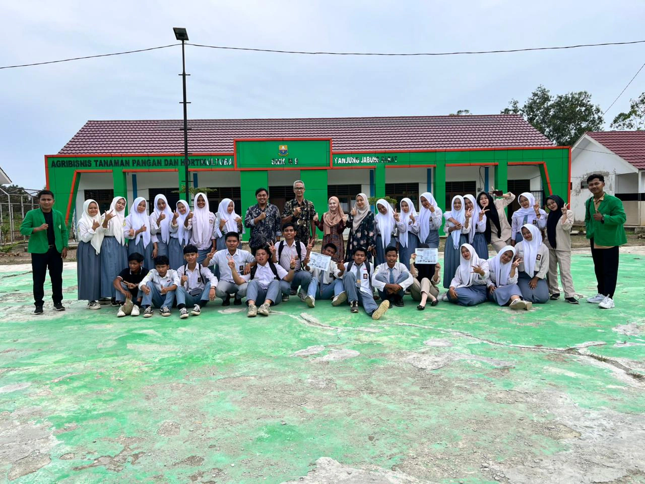 STAI Mau'izhah Hadir di SMKN 9 Tanjab Barat, Bangun Kemitraan dan Tanamkan Semangat Melanjutkan Pendidikan Tinggi